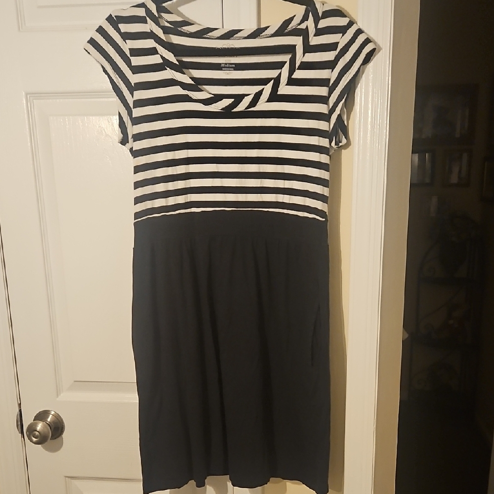 OLD Navy Striped Black and White Casual Women’s Dress